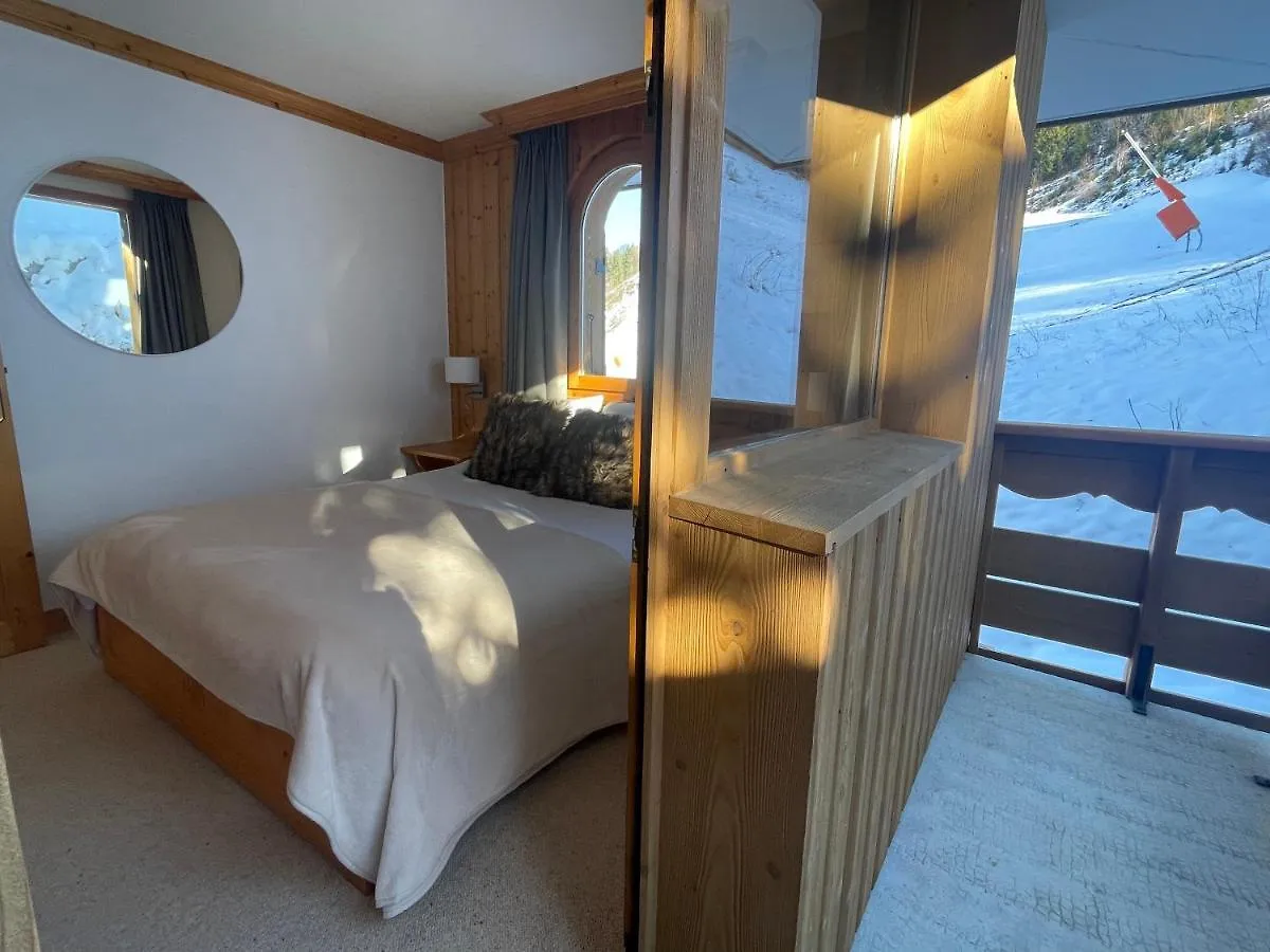 Meribel Centre La Chaudanne - Ski In And Out Apartment - 3 Bedrooms - 1 Min To Main Ski Lifts And 5 Min To Center Of Meribel - Newly Renovated In Oct 2023 - Chalet L'Eperviere