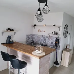 Apartment F2 Centre-ville Avec Jolie Vue, Issoire